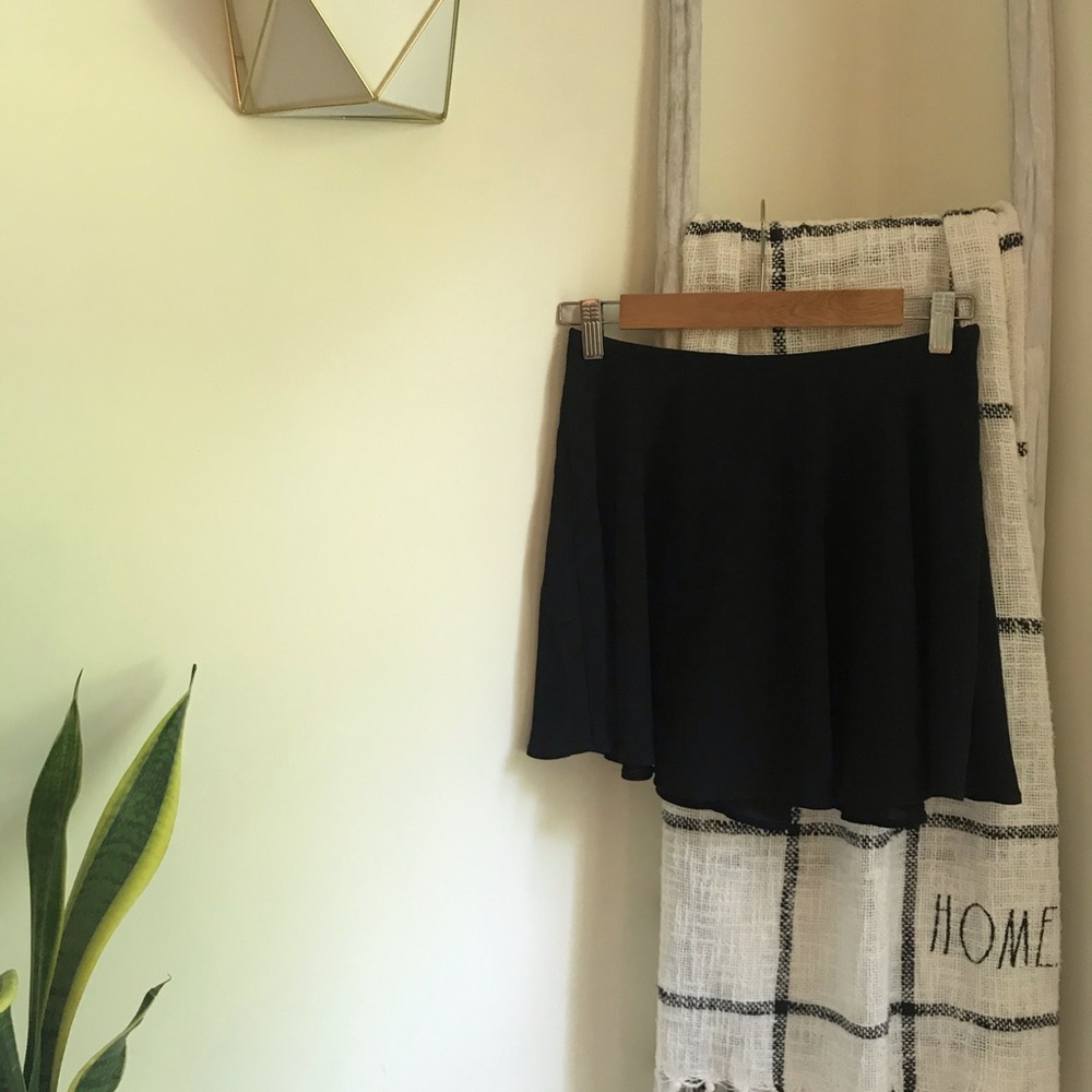 Cute basic black mini skirt